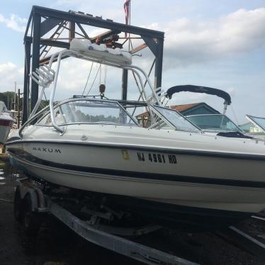 2004 Maxum sc wake boat