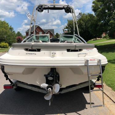 2011 Sea Ray 205 sport