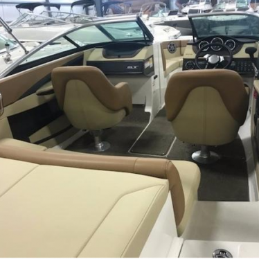 2015 Sea Ray 210 slx