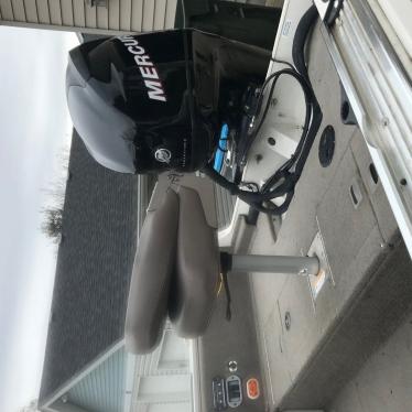 2006 Crestliner fish hawk