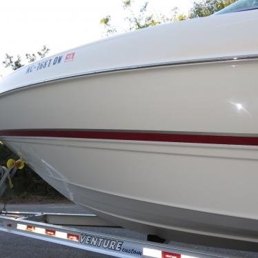 2004 Maxum 2400 sport cuddy - 3 hull