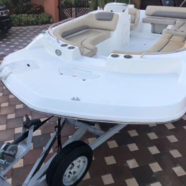 2015 Hurricane fundeck sportdeck