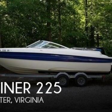 2006 Bayliner 225