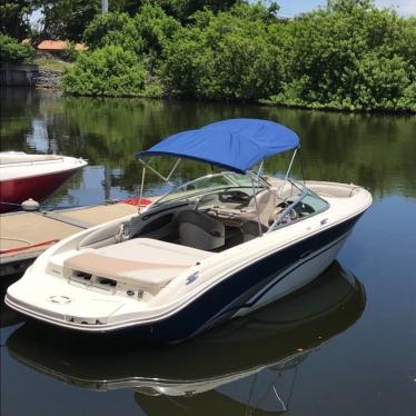 2002 Sea Ray 220 br