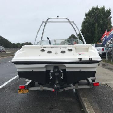 2010 Bayliner 215