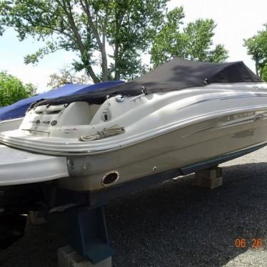 2008 Sea Ray 240 sun deck