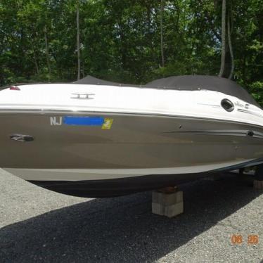 2008 Sea Ray 240 sun deck