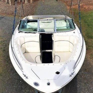 1999 Sea Ray 230 signature bowrider