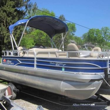 2016 Sun Tracker fishin barge - 20 dlx