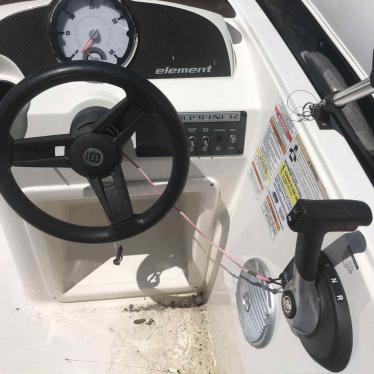 2016 Bayliner element 160