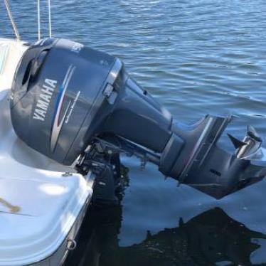 2004 Hurricane gs 211 center console deck boat