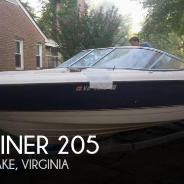 2003 Bayliner 205