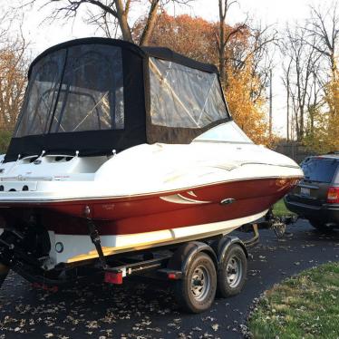 2006 Sea Ray sundeck 200