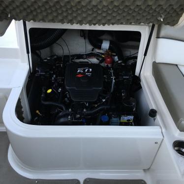 2006 Sea Ray sundeck 200