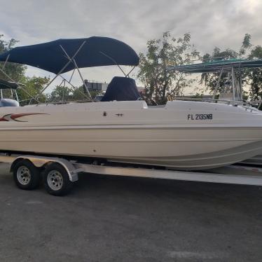 2006 Hurricane 231 sun deck