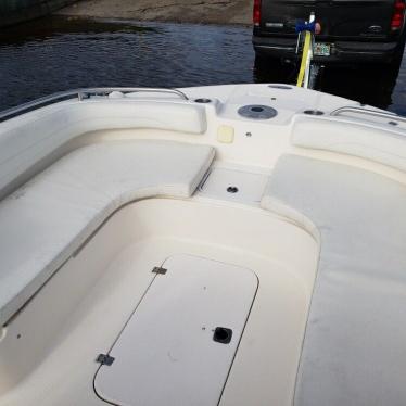 2006 Hurricane 231 sun deck