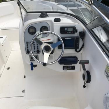 2005 Wellcraft 220