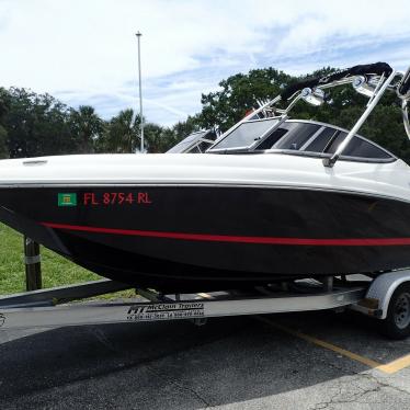 2009 Rinker 210 mtx