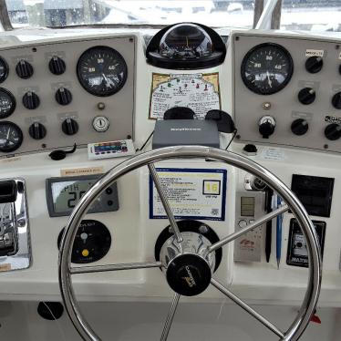 1997 Carver 400 cockpit motor yacht