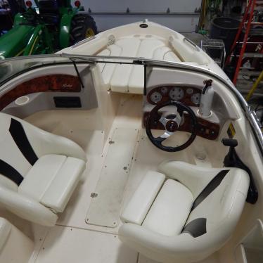 2005 Rinker 19.2