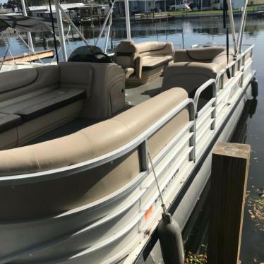 2016 Sun Tracker 24 ft party barge