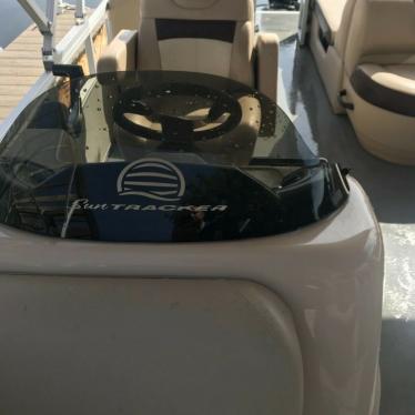 2016 Sun Tracker 24 ft party barge