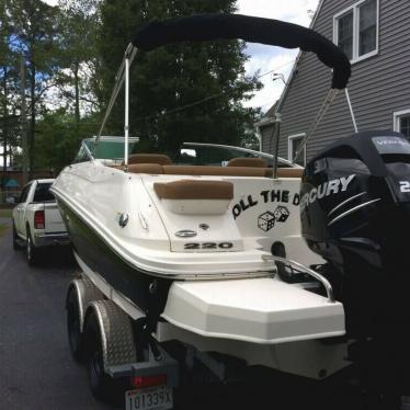 2014 Sea Ray 220