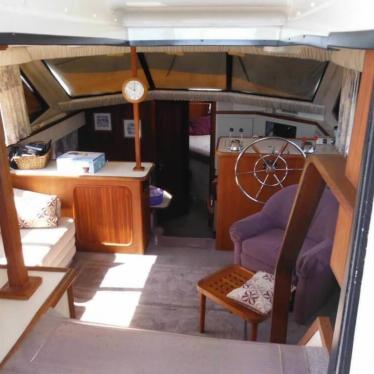 1991 Carver 36 aft cabin