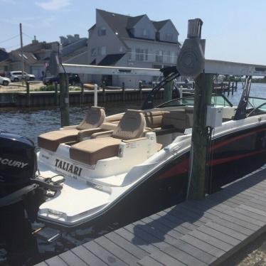 2016 Sea Ray sun deck