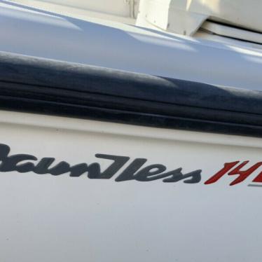 1999 Boston Whaler dauntless 14