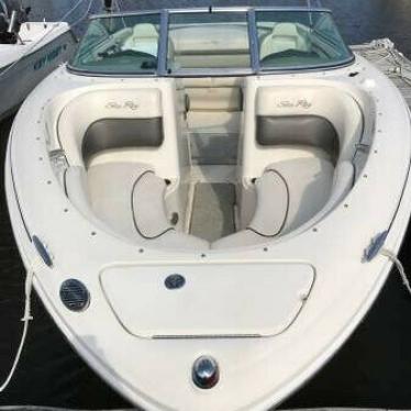 2007 Sea Ray 220 select