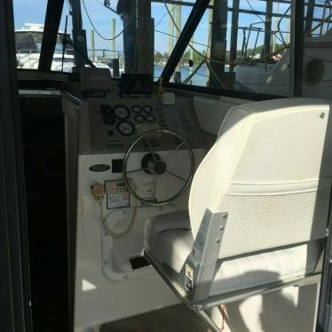 2001 Bayliner 2859 express bridge hardtop