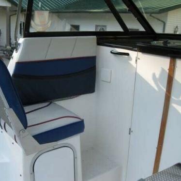 1993 Bayliner 2452 hardtop classic cruiser