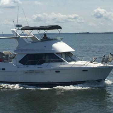 1995 Bayliner 3587