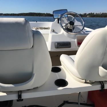 2010 Boston Whaler 150 sport