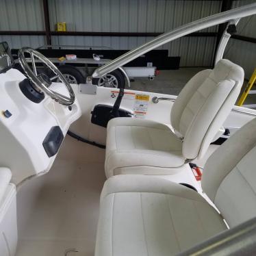 2010 Boston Whaler 150 sport