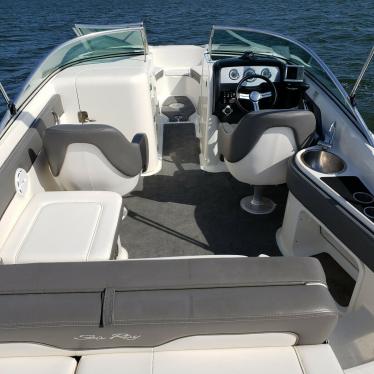 2011 Sea Ray 240 sundeck