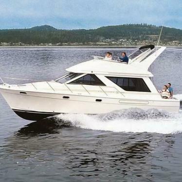 2001 Bayliner 3988 command bridge