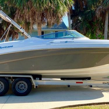 2015 Hurricane 2690 sd sundeck