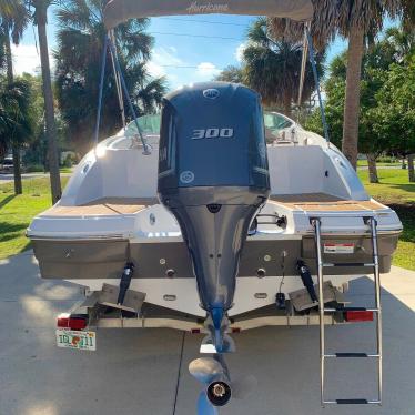 2015 Hurricane 2690 sd sundeck