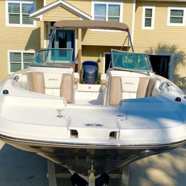 2015 Hurricane 2690 sd sundeck