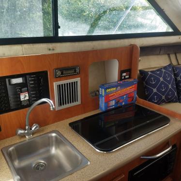 2006 Bayliner classic cruiser 242