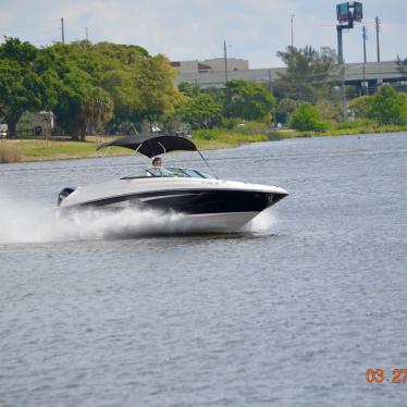 2014 Sea Ray 240 bowrider