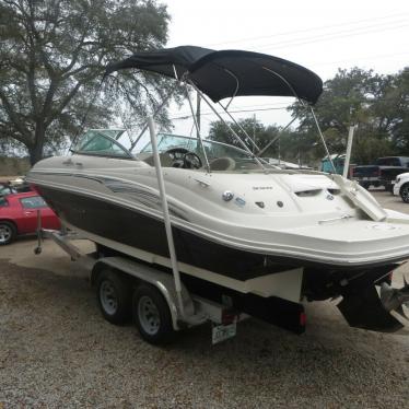 2006 Sea Ray 220 sundeck