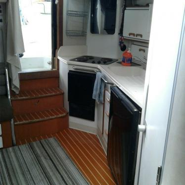 1990 Sea Ray 350 express cruser