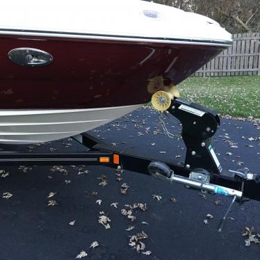 2006 Sea Ray sundeck 200