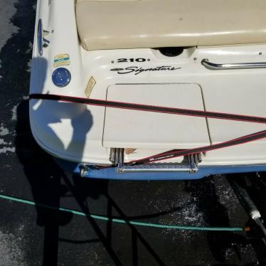 2001 Sea Ray signature 210