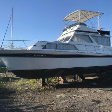 Marinette 37 Flybridge Sedan 1981 for sale for $25,000 - Boats-from-USA.com