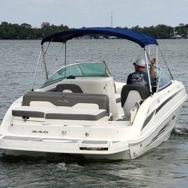 2011 Sea Ray 240 sundeck