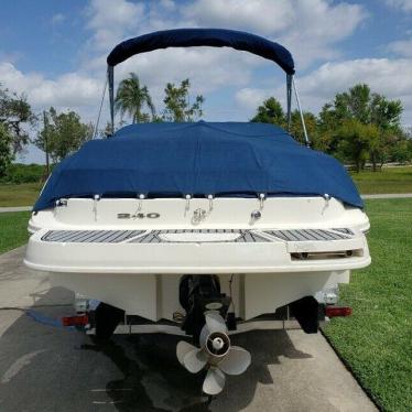 2011 Sea Ray 240 sundeck